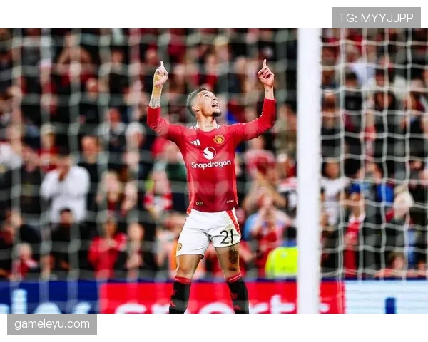 布鲁诺锋线新布局引关注，球队战术革新引发热议