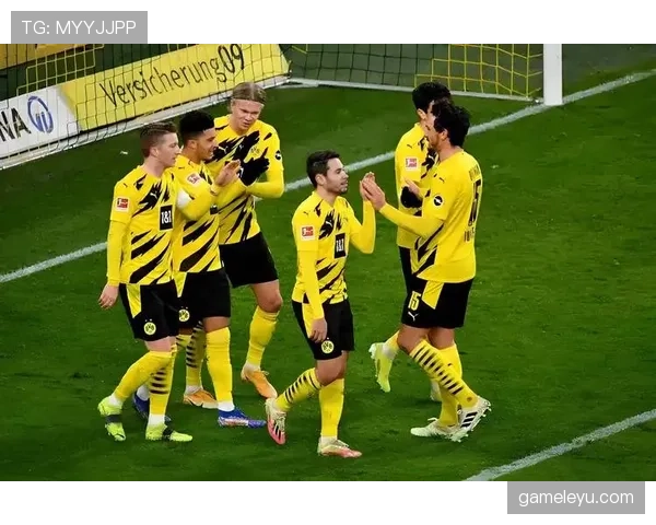 多特蒙德边路攻势如潮,进攻火力持续升级 多特蒙德边路攻势如潮,进攻火力持续升级