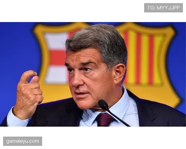 莱万多夫斯基与拉波尔塔会面引关注,状态回暖或影响未来去向 莱万多夫斯基与拉波尔塔会面引关注,状态回暖或影响未来去向