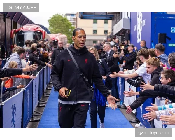 罗密欧·拉维亚强势崛起,英超新星闪耀赛场引转会市场瞩目 罗密欧·拉维亚强势崛起,英超新星闪耀赛场引转会市场瞩目