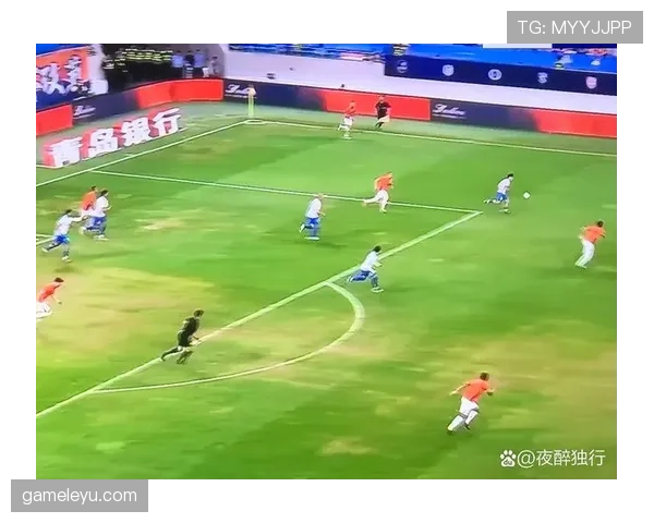 中超球迷之夜盛况空前，明星球员亲密互动点燃足球激情